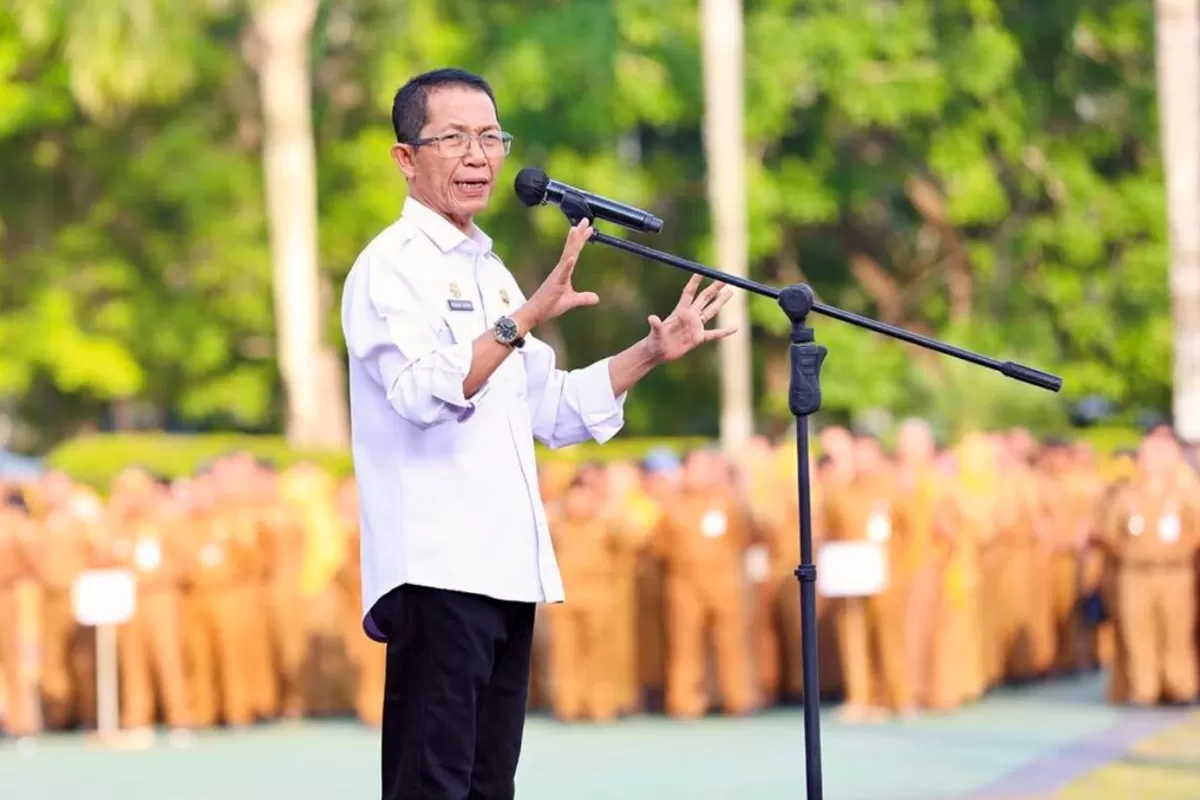 Wali Kota Batam, Amsakar Achmad, memimpin apel gabungan Pemko Batam di Dataran Engku Putri, Batamcentre, Senin, 3 Agustus 2026. (Humas Diskominfo Batam)