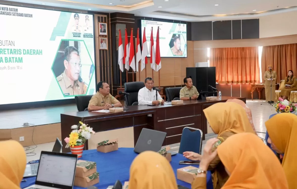 Bimbingan Teknis Penyusunan Standar Pelayanan dan SOP yang mengambil pengalaman terbaik. (Humas Diskominfo Batam.)