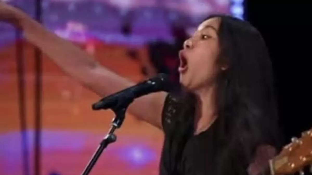 Tak hanya itu, penampilan istimewa ini berakhir gemilang saat ia mendapatkan empat kali tepuk tangan berdiri atau standing ovation dari seluruh juri AGT. (Photo Tangkapan Layar Medsos.)