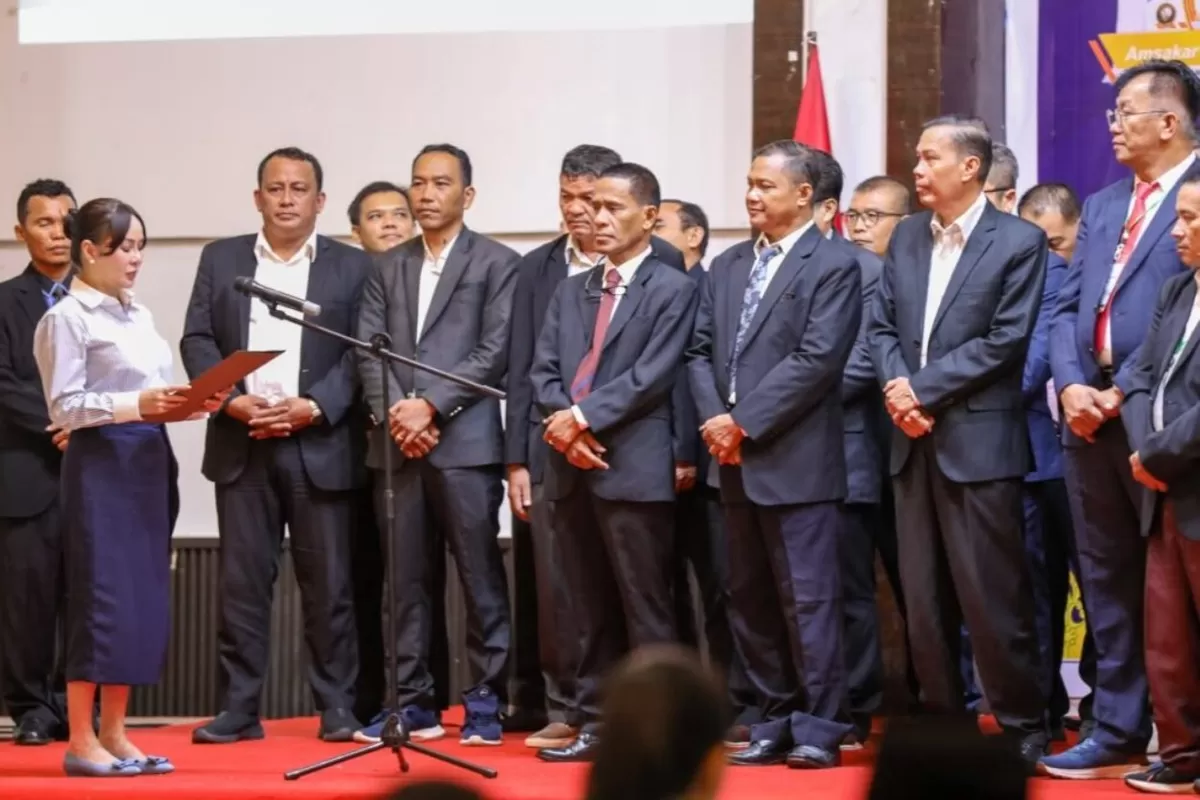  Wakil Wali Kota Batam, Li Claudia Chandra, melantik Badan Pengurus IPMB periode 2026-2030 di Golden Prawn, Bengkong, Selasa, 4 Agustus 2026.   (HUMAS DISKOMINFO BATAM   )