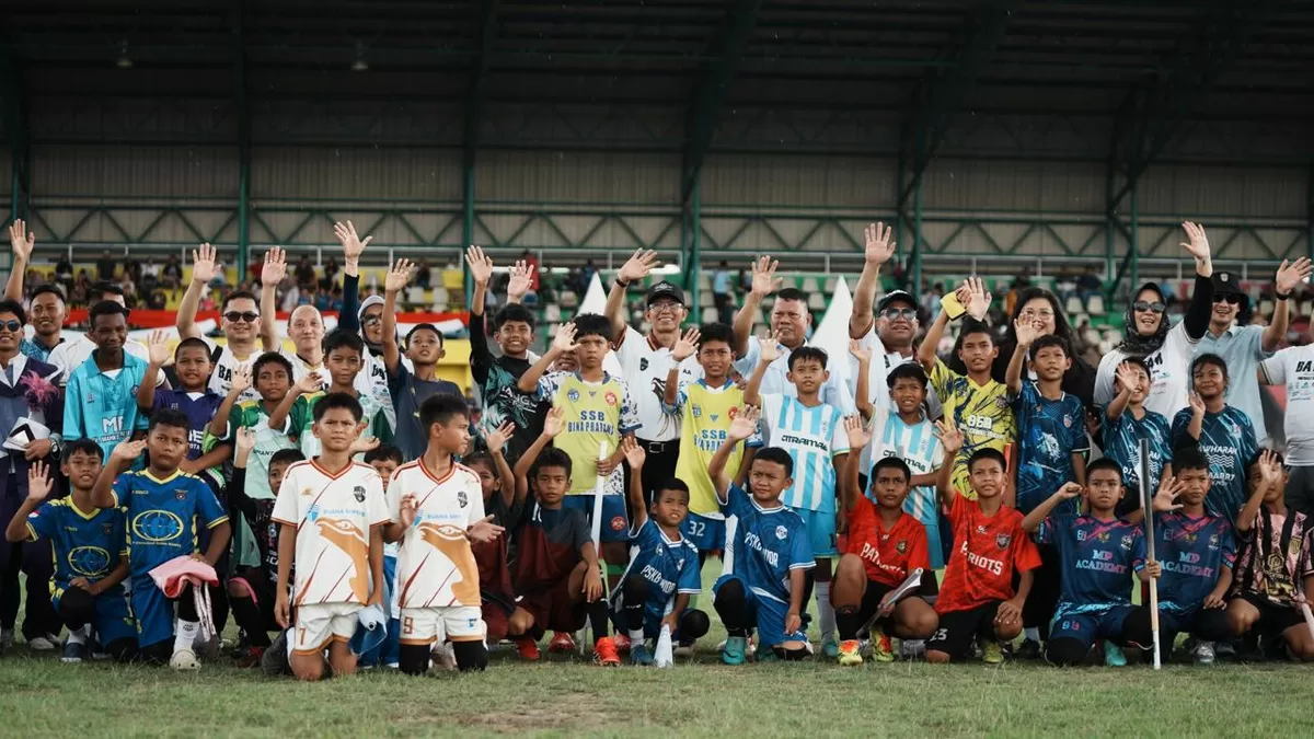 Semangat membara anak-anak mewarnai Stadion Temenggung Abdul Jamal pada Jumat 7 2026.  (Humas BP Batam )
