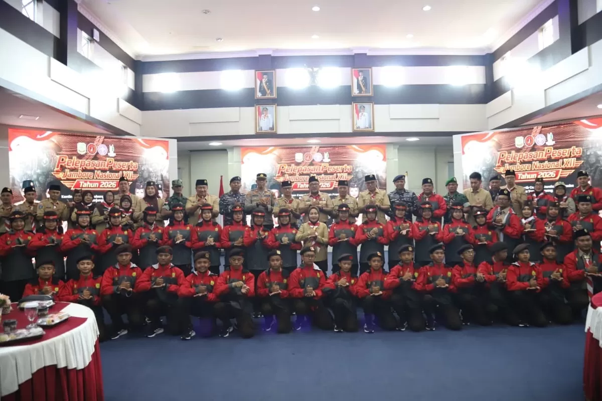 Puluhan anggota Pramuka Penggalang Kota Tanjungpinang resmi dilepas oleh Wali Kota Tanjungpinang, H. Lis Darmansyah, S.H.  (Humas Pemprov Kepri)