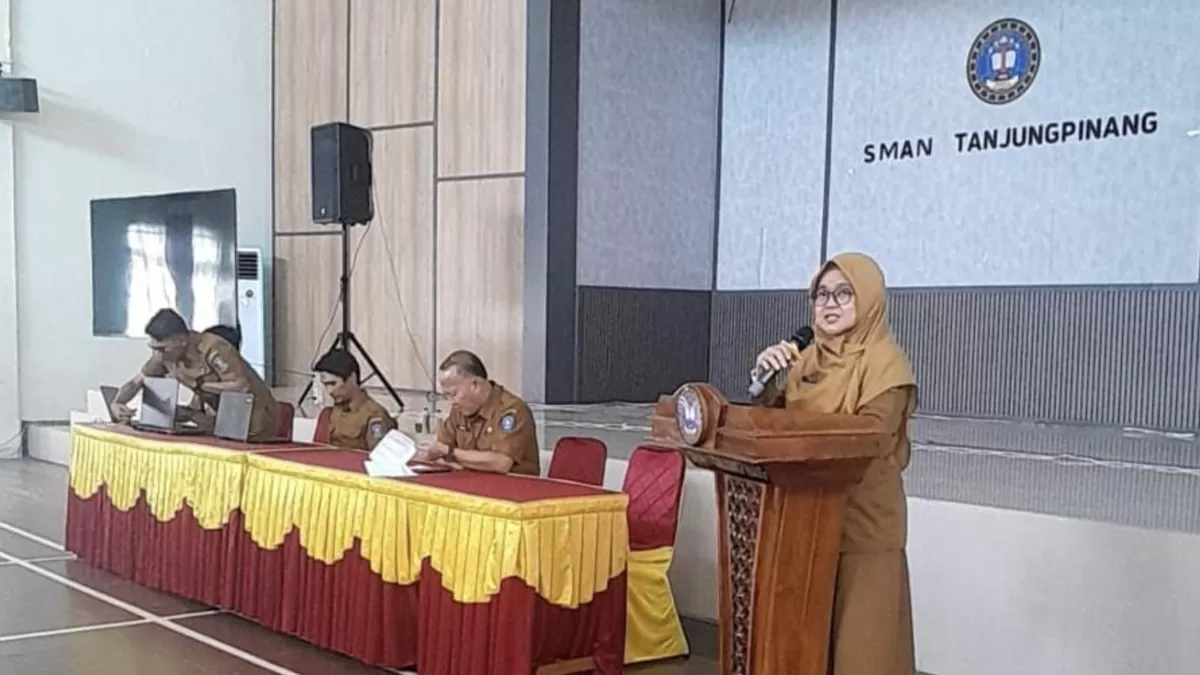 Rekonsiliasi Data Pokok Pendidikan (DAPODIK) versi 2027 di SMA Negeri 1 Tanjungpinang selama empat hari. (Disdik Kepri.)