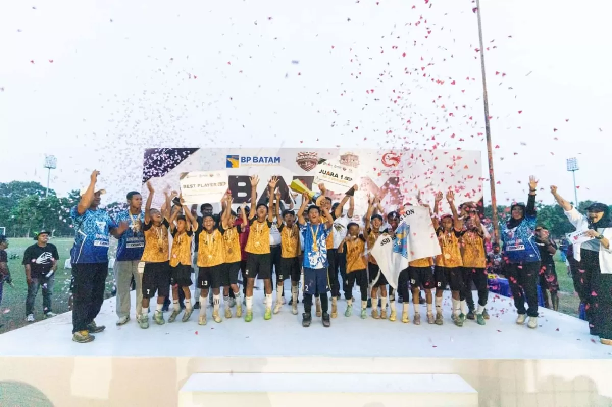 Turnamen sepak bola usia dini Batam Grassroot Football Festival 2026 resmi ditutup di Stadion Temenggung Abdul Jamal (Humas BP Batam )