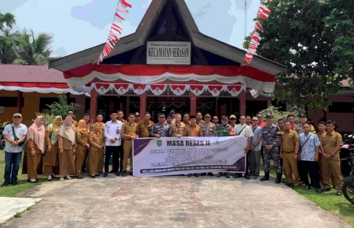 TNI-Polri dan tokoh warga foto bersama mendampingi Anggota DPRD Kabupaten Natuna, Herimudin, dalam agenda Masa Reses ke-II Tahun Anggaran 2026 (Foto Ist)