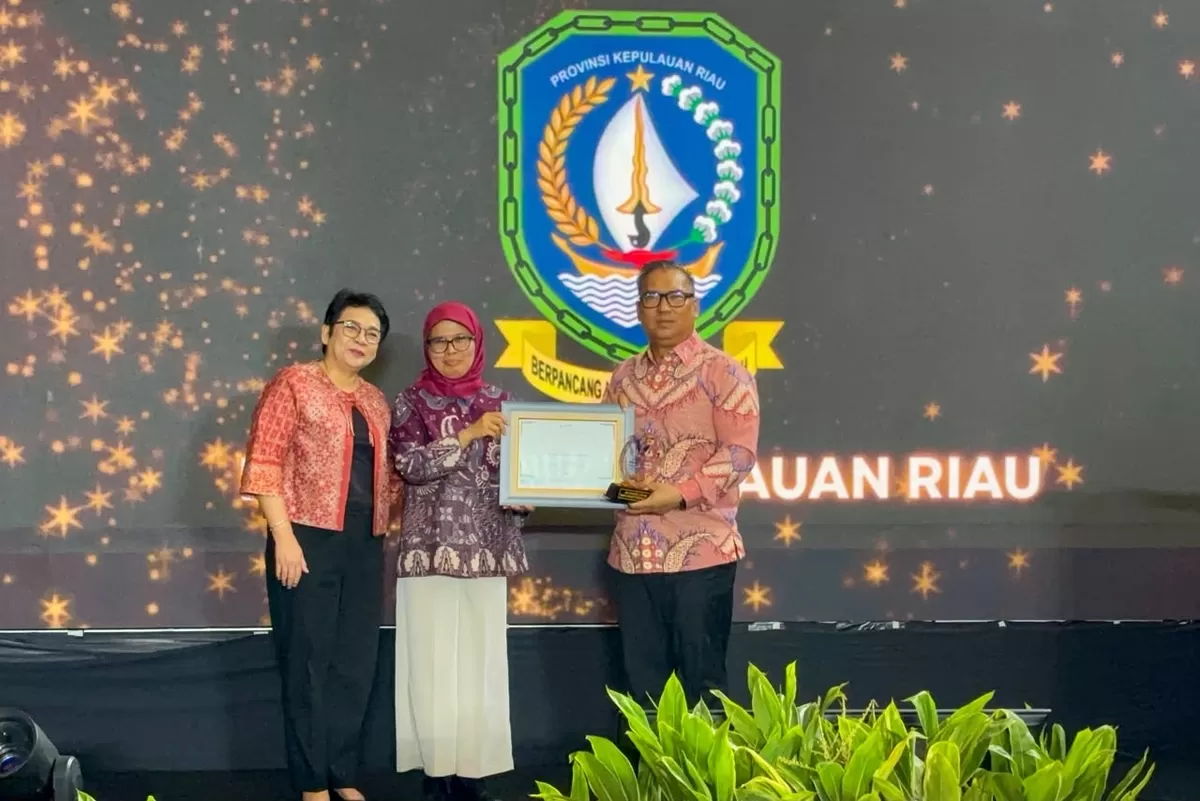 Pemprov Kepri resmi meraih penghargaan kategori Provinsi dengan Kinerja Penuh dari Lembaga Kebijakan Pengadaan Barang/Jasa (Humas Diskominfo Kepri )