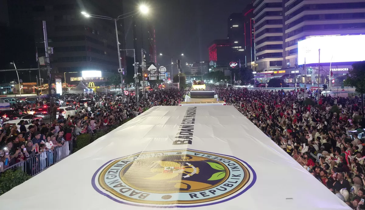 Partisipasi BGN dalam parade yang melintasi Jalan Medan Merdeka Utara hingga Bundaran HI. (Humas BGN Pusat )