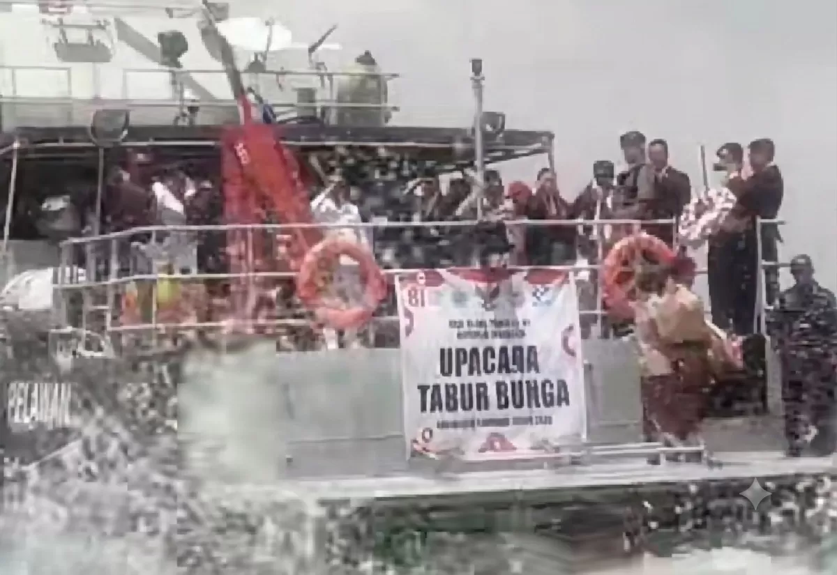 Peringati HUT ke-81 RI di Perbatasan, Kakankemenag Karimun Drs. H. Riadul Afkar dan Istri Turut Ikuti Upacara Tabur Bunga di Laut. (Humas Kemenag Karimun )