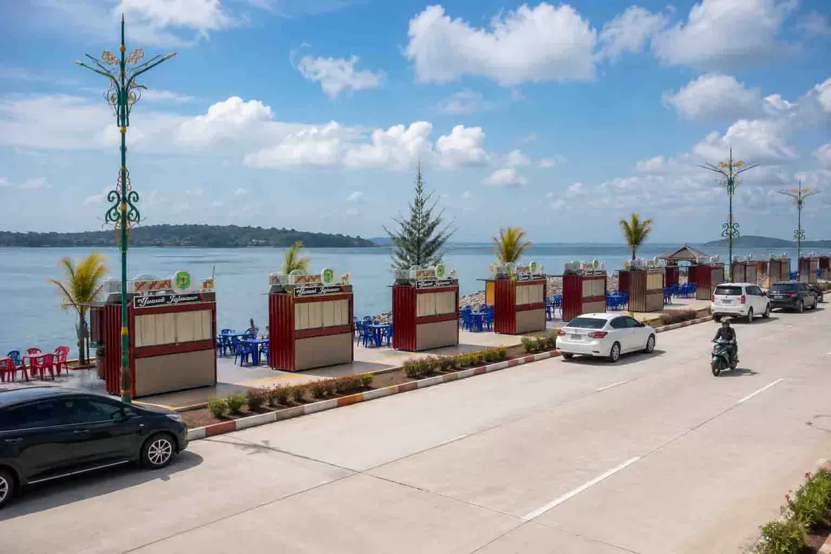 Foto ​Bantuan kontainer dagang yang disalurkan Pemerintah Kota Tanjungpinang melalui Dinas Perdagangan dan Perindustrian (Disdagin). (Foto Humas Pemkot Tanjungpinang)