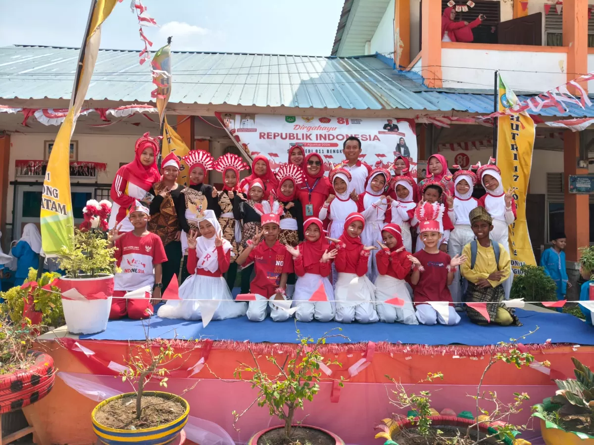 Foto bersama siswa-siswi saat memeriahkan Hari Ulang Tahun (HUT) Kemerdekaan Republik Indonesia yang ke-81, Jumat 21 Agustus 2026 (Muhammad Kamil )