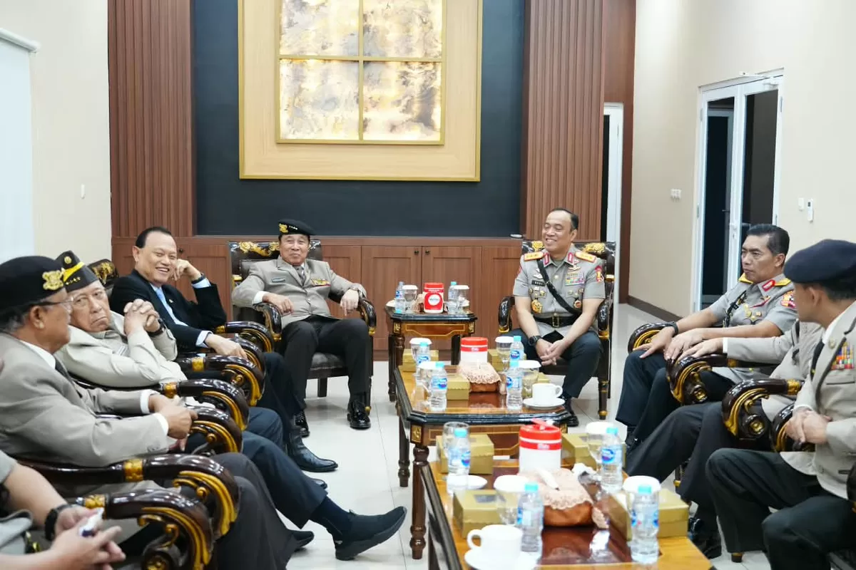 ​Wakapolri Pimpin Upacara Hari Juang Polri 2026 di Jakarta, Sejumlah Mantan Kapolri Hadir  ​JAKARTA - Kepolisian Negara Republik Indonesia (Polri) menggelar upacara peringatan Hari Juang Polri Tahun 2026 di Lapangan Bhayangkara, Mabes Polri, Jakarta, Jumat 21 Agustus 2026.  Upacara dipimpin langsung (Foto Ist)