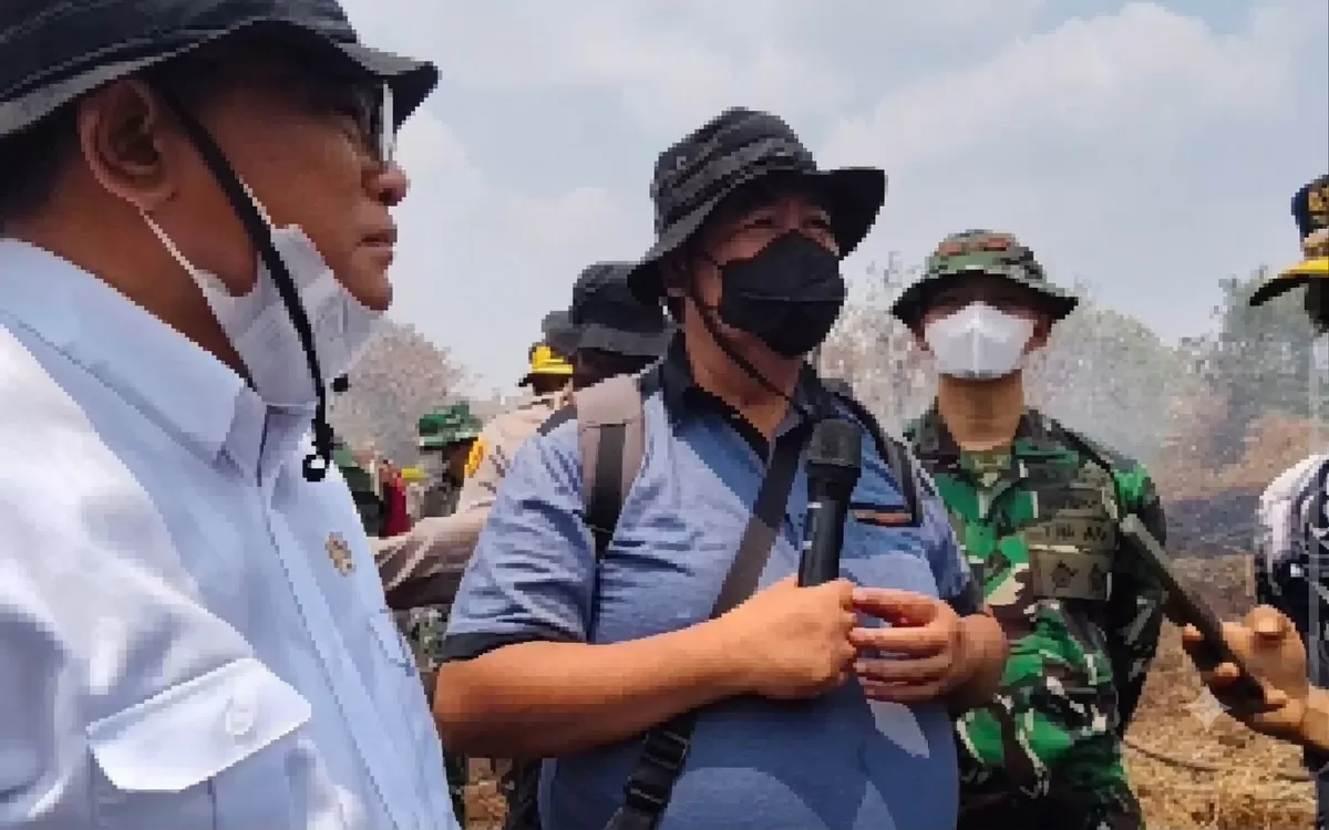 Bambang Hero Suharjo, memperingatkan masyarakat untuk memitigasi bahaya paparan asap karhutla khususnya dari lahan gambut. (Humas MC Riau)