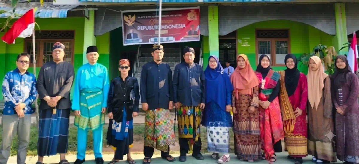 Keberagaman yang menyatukan seluruh civitas akademika dalam memperingati Hari Ulang Tahun (HUT) Kemerdekaan Republik Indonesia. (Humas Kemenag Batam )