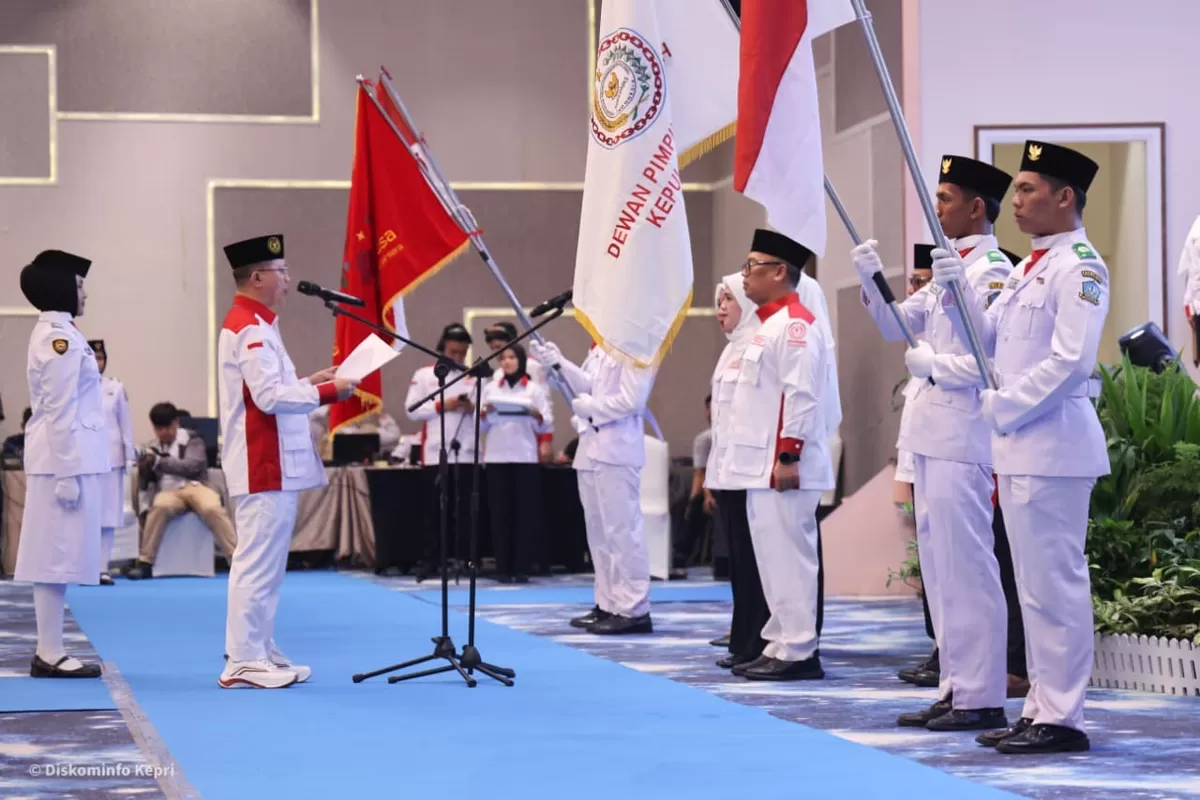 Nyanyang Haris Pratamura dikukuhkan sebagai Ketua DPD ABPEDNAS Provinsi Kepulauan Riau, pengukuhan oleh Ketua Umum DPP ABPEDNAS Indra Utama, di Hotel Bintan Agro, Rabu 26 Agustus 2026. (Humas Diskominfo Kepri )