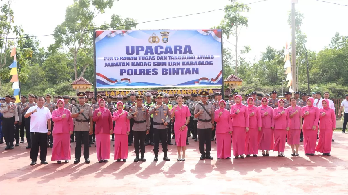 Upacara penyerahan tugas terhadapa dua pejabat di Polres Bintan, Kamis 27 Agustus 2026.