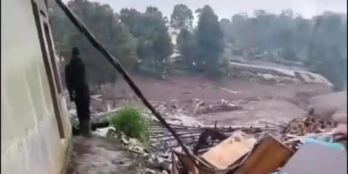 Menyoroti bencana tanah longsor di Cisarua, Bandung Barat, pada Sabtu, 24 Januari 2026. (Dok. Instagram.com/@infojawabarat)