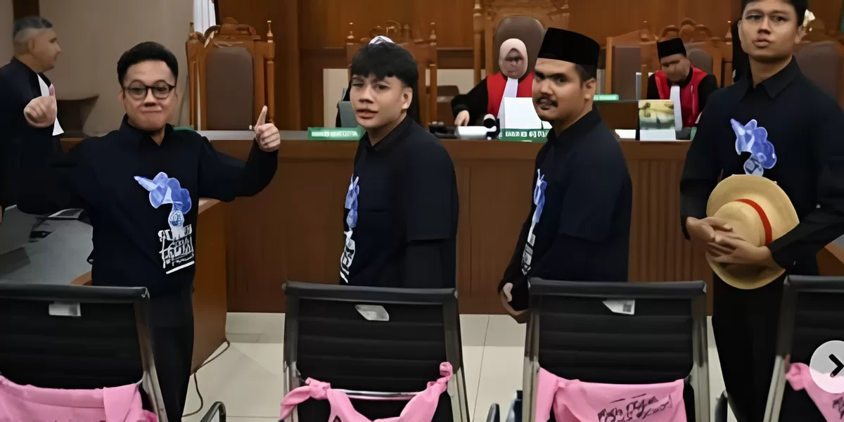 Menyoroti putusan majelis hakim PN Jakarta Pusat yang memvonis bebas Delpedro Cs buntut aksi demonstrasi besar pada Agustus 2025. (Dok. Instagram.com/@undercover.id)