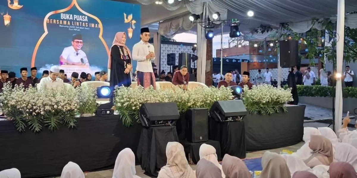 Pondok Pesantren Ora Aji asuhan Gus Miftah menggelar buka puasa bersama 2.000 anak yatim lintas iman. (Dok. Istimewa )