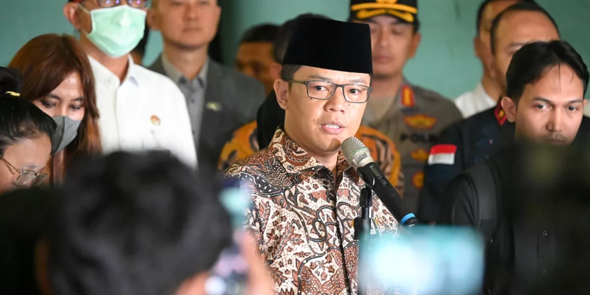 Foto: Menlu Sugiono menyambut kedatangan 22 WNI dari Iran. (Dok. Istimewa )