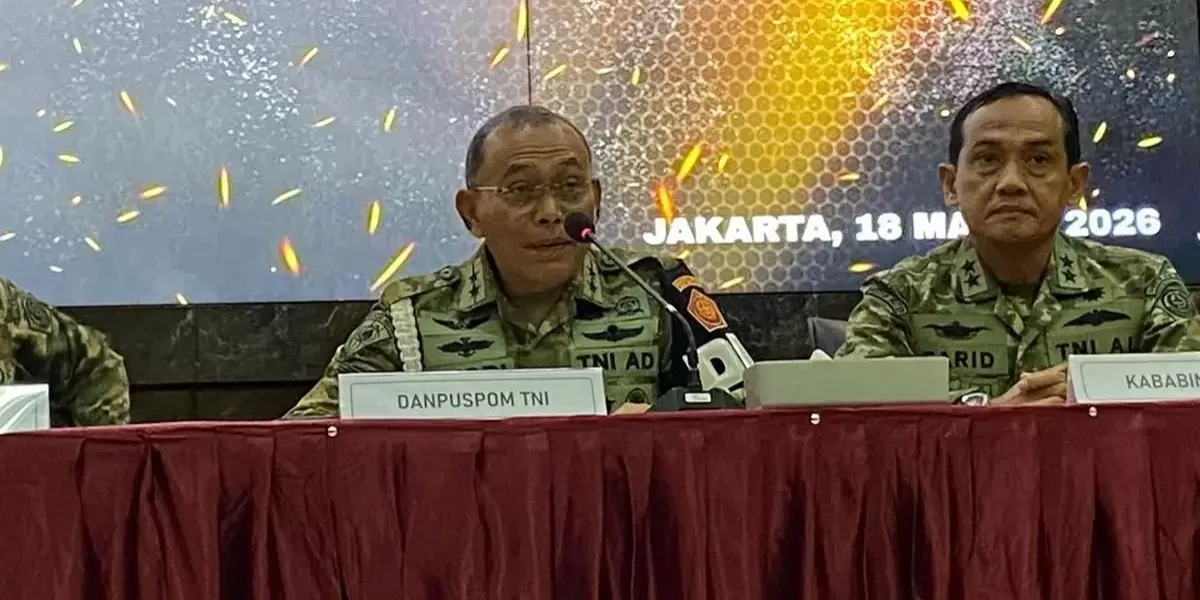 Komandan Pusat Polisi Militer (Danpuspom) Markas Besar (Mabes) Walikota TNI Jenderal (Mayjen) Yusri Nuryanto saat jumpa pers terkait penyiraman air keras terhadap aktivis Kontras Andrie Yunus di Mabes TNI, Jakarta. (Dok.Istimewa)