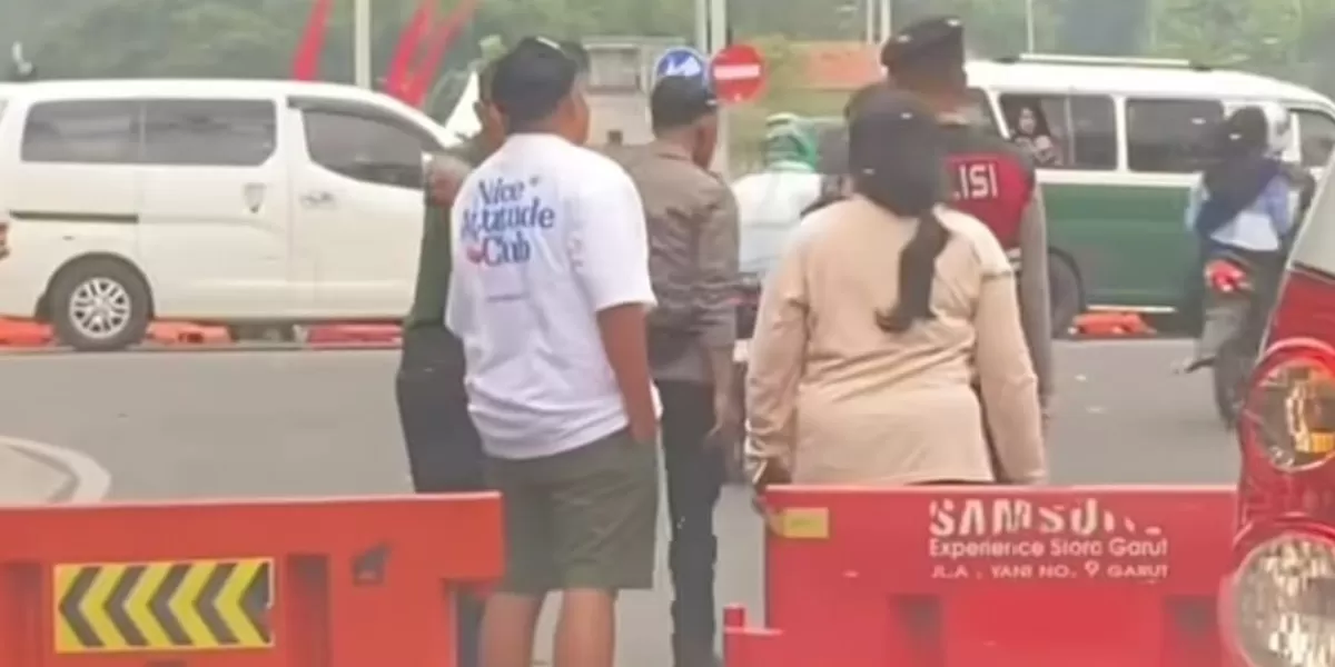 Pemudik di Garut, Jawa Barat protes pemberlakuan one way. (Dok. Instagram/naufalsukangonten)