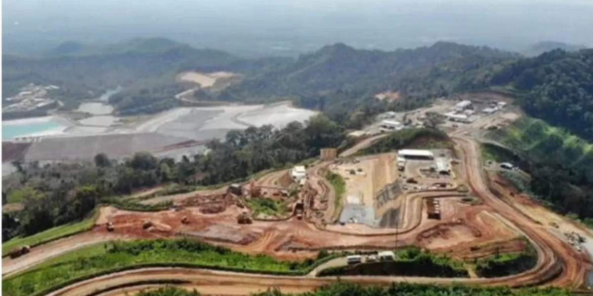 Tambang emas tumpang Pitu atau tujuh bukit Banyuwangi. (Dok. Situs Jaringan Advokasi Tambang)