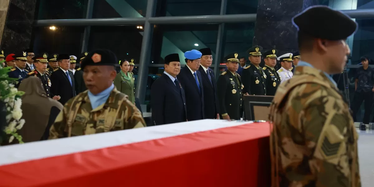 Foto: Prabowo hadir saat kedatangan 3 prajurit TNI yang gugur di Lebanon.  (Dok. Istimewa )