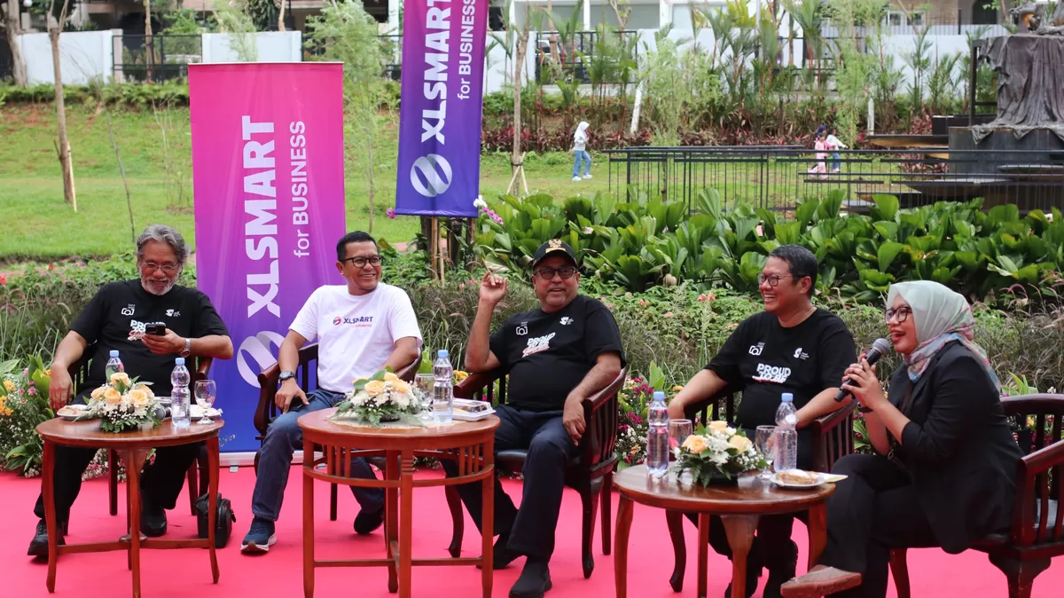 Sebagai bagian darXLSMART For BUSINESS turut berpartisipasi tidak hanya sebagai penyedia konektivitas, tetapi sebagai mitra transformasi digital yang memperkuat perannya sebagai digital ecosystem enabler dalam mendukung kreativitas dan transformasi digital Jakarta. (Wilhelmus Triputra)