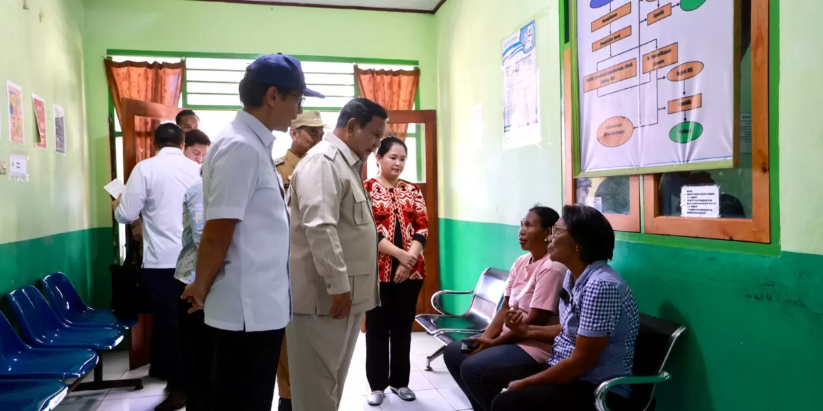 Presiden Prabowo saat kunjungan salah satu puskesmas di Pulau Miangas.  (Dok. Istimewa )
