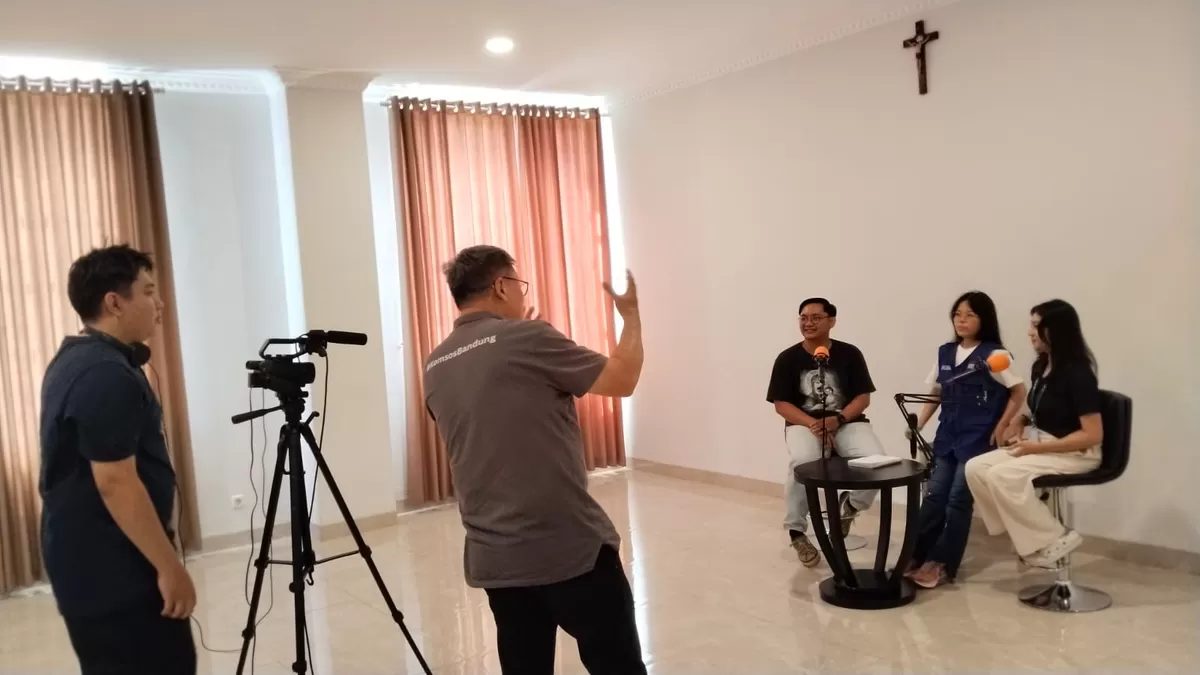 Review konten podcast produksi peserta PKSN XIII di Pontianak.  (Komsos KAP)