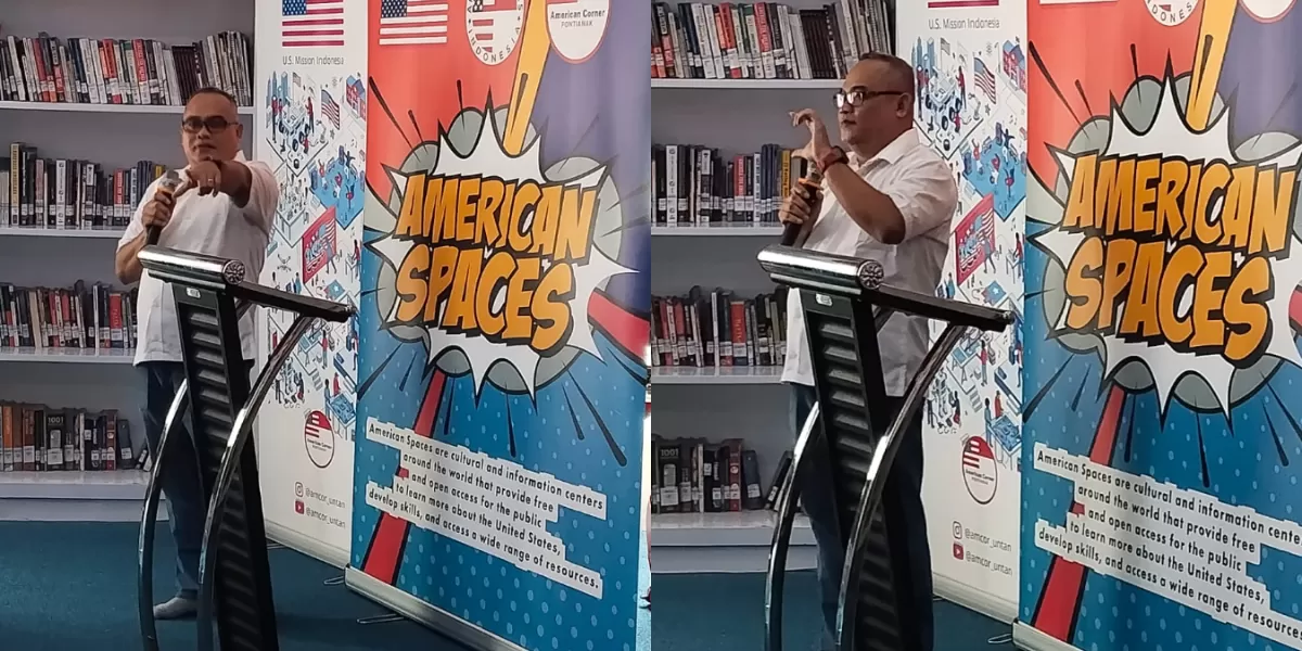 Editor in Chief PontianakGlobe.com, Stefanus Akim, menyampaikan materi Mobile Journalism dalam pelatihan yang diselenggarakan Kedutaan Besar Amerika Serikat Jakarta bekerja sama dengan American Corner Universitas Tanjungpura, Pontianak, Selasa (17/6).  (Pontianak Globe/Stefanus Akim)