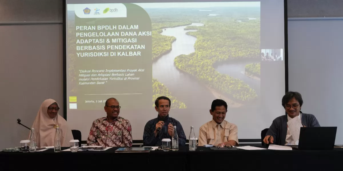 Suasana diskusi multipihak dalam rangka persiapan implementasi proyek ketahanan iklim dan pelestarian hutan di Kalimantan Barat.  (bpdlh.kemenkeu.go.id)