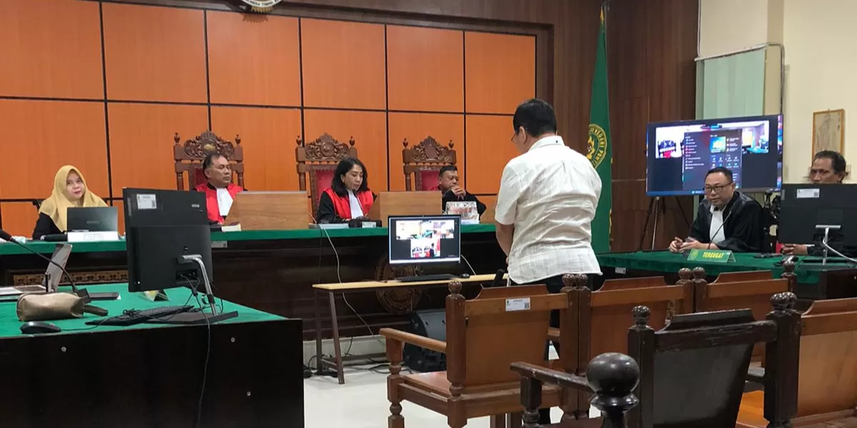 Majelis Hakim Pengadilan Tipikor Pontianak membebaskan Askiman dari seluruh dakwaan korupsi hibah GKE Petra serta memerintahkan agar terdakwa segera dikeluarkan dari tahanan. (Dok. Pontianak Globe)