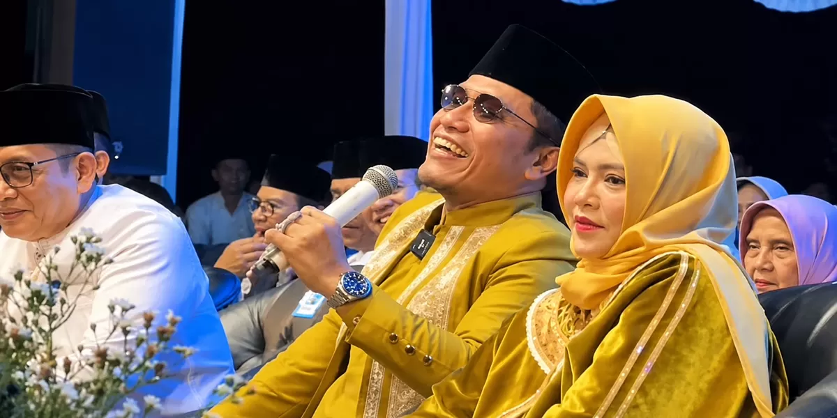 Gus Miftah meluruskan isu terima uang Rp100 juta di proyek JGSS saat ditanya salah satu jemaah Harlah Ponpes Ora Aji. (Dok. Istimewa)