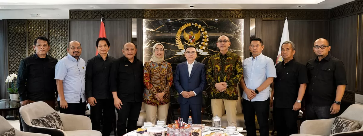 Wakil Ketua DPR RI Sufmi Dasco Ahmad bersama Komisi VI terima audiensi penyampaian aspirasi SPBUN-SGN. (Dok. DPR RI)