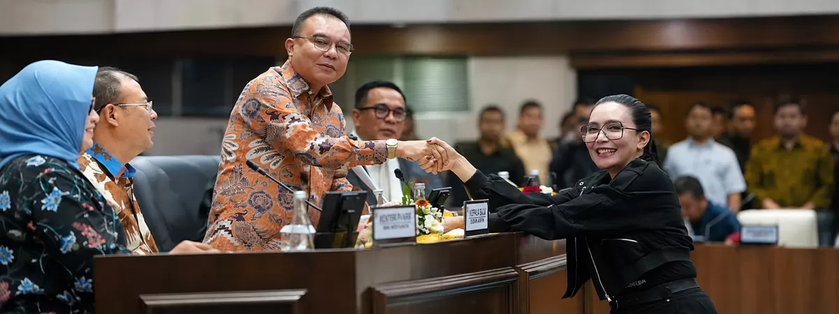 Wakil Ketua DPR RI Sufmi Dasco Ahmad menerima aspirasi serikat pekerja dalam penyusunan RUU Ketenagakerjaan di Kompleks Parlemen, Jakarta.