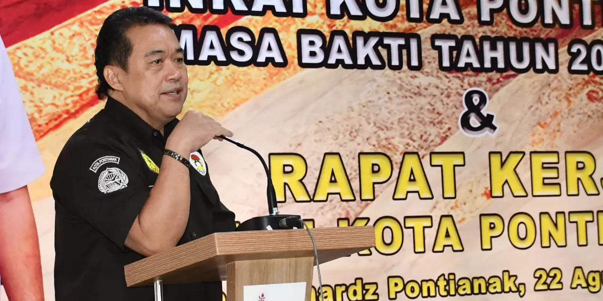 Ketua Umum Inkai Kota Pontianak periode 2026&ndash;2030, Heriyadi SE ME PhD saat memberikan sambutan. Ia meminta kepengurusan yang baru harus bekerja keras dan solid dalam menjalankan roda organisasi. (Dok. Inkai Kota Pontianak)