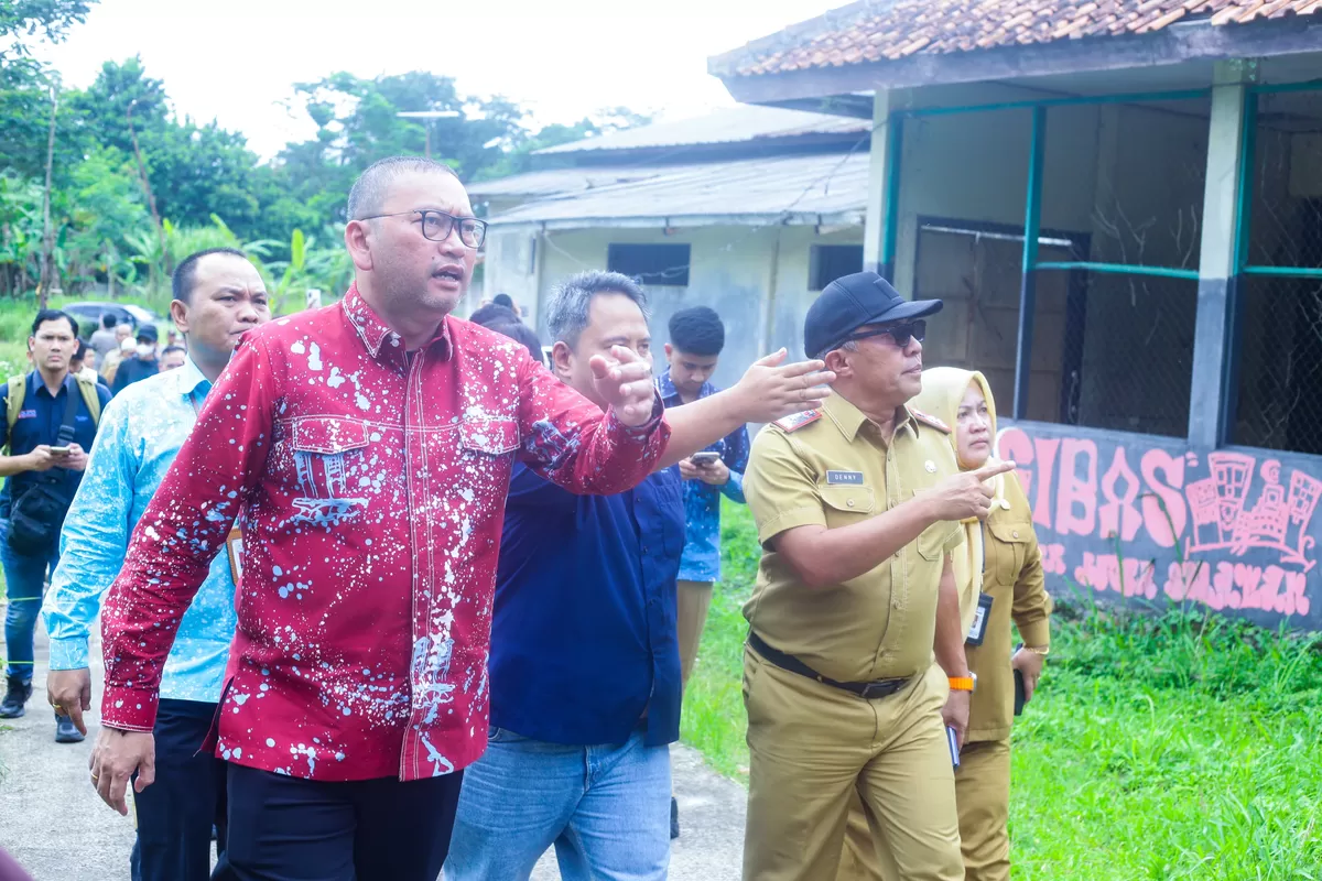 Denny Mulyadi Dampingi Sekjen Kemensos Tinjau Lokasi Sekolah Rakyat di Rancamaya (Dims / jurnalmetropolitan.com)