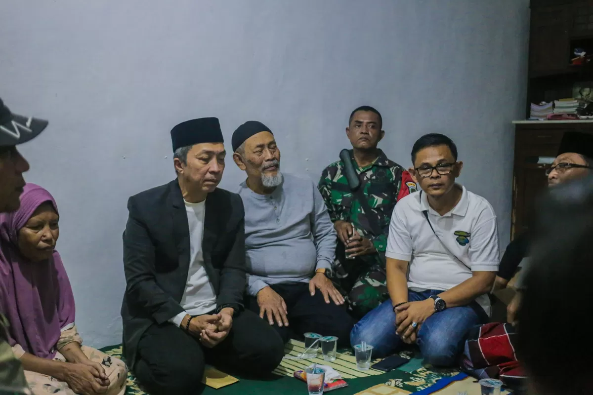  Dedie Rachim Tinjau Lokasi Longsor di Bondongan (dims - jurnalmetropolitan.com)