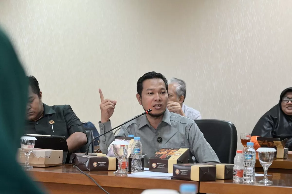 DPRD Ingatkan SPPG Agar Prioritaskan Lapangan Kerja Untuk Warga RT/RW Setempat (Dims / jurnalmetropolitan.com)