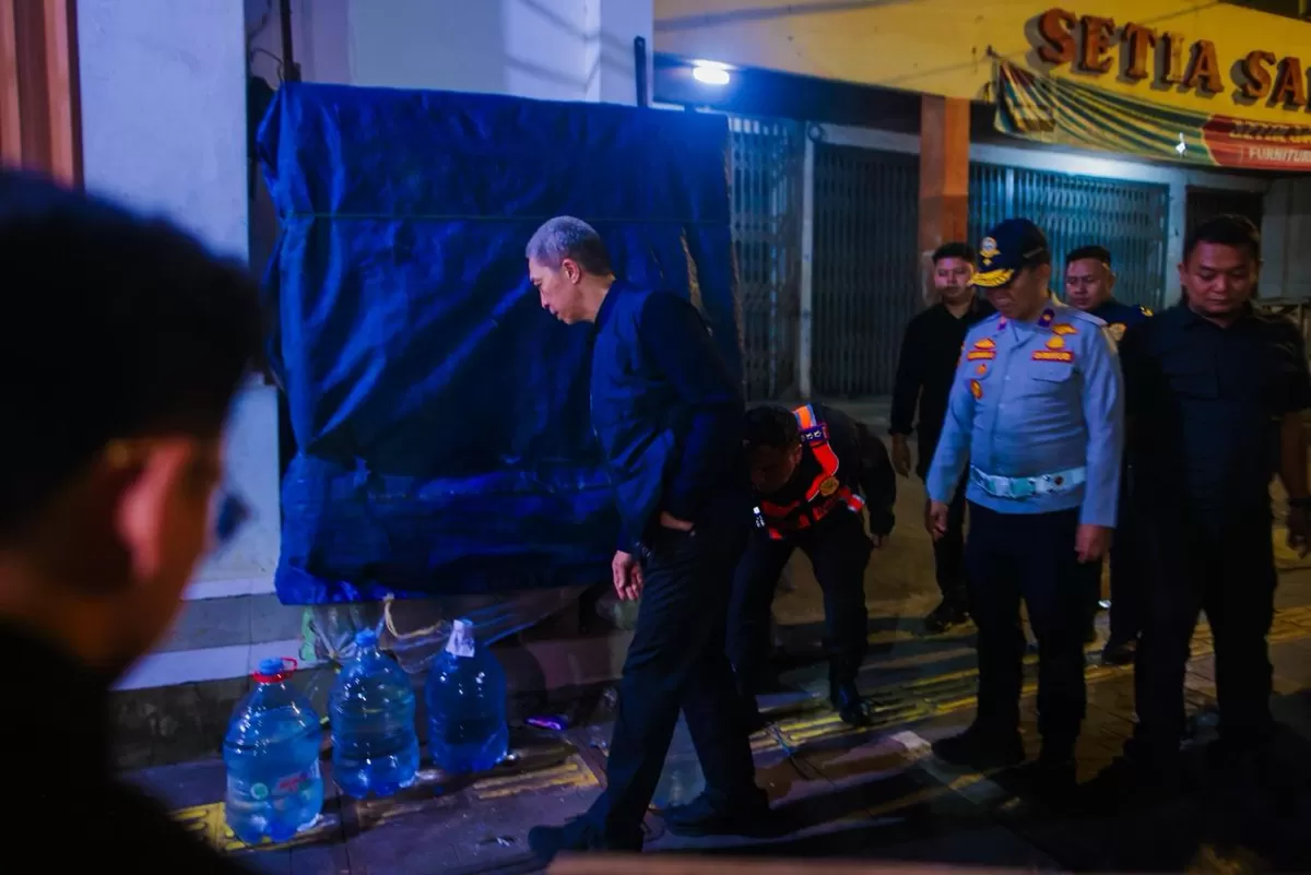  Sidak Tengah Malam, Pemkot Bogor Temukan Jalur Hijau yang Rusak Hingga Miras (dims / jurnalmetropolitan.com)