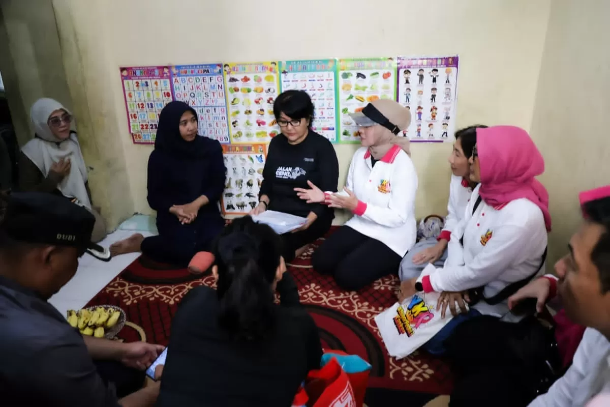 Yantie Rachim Tinjau Kondisi Dua Pasien Kanker di Kota Bogor (dims / juranalmetropolitan.com)
