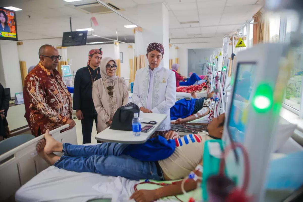 Lahir pada HJB ke-544, Bayi Indira Dapat Akta Kelahiran dan KIA Langsung dari Wali Kota (Dims)
