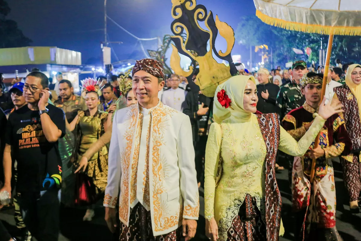 Puncak HJB ke-544, Ribuan Masyarakat Tumpah Ruah di Jalan Jenderal Sudirman (Dims)