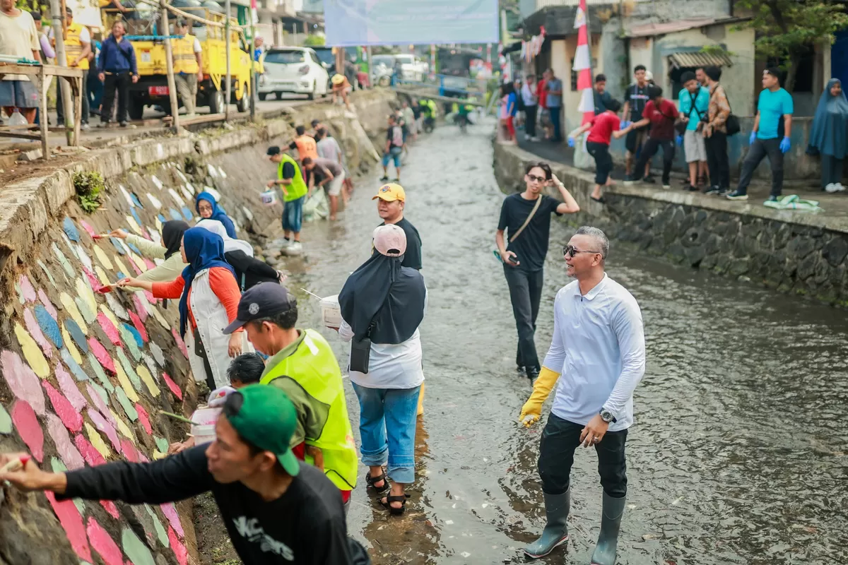 Toleransi Beragama Lewat Bebersih Sungai Cibalok (Dims / jurnalmetropolitan.com)