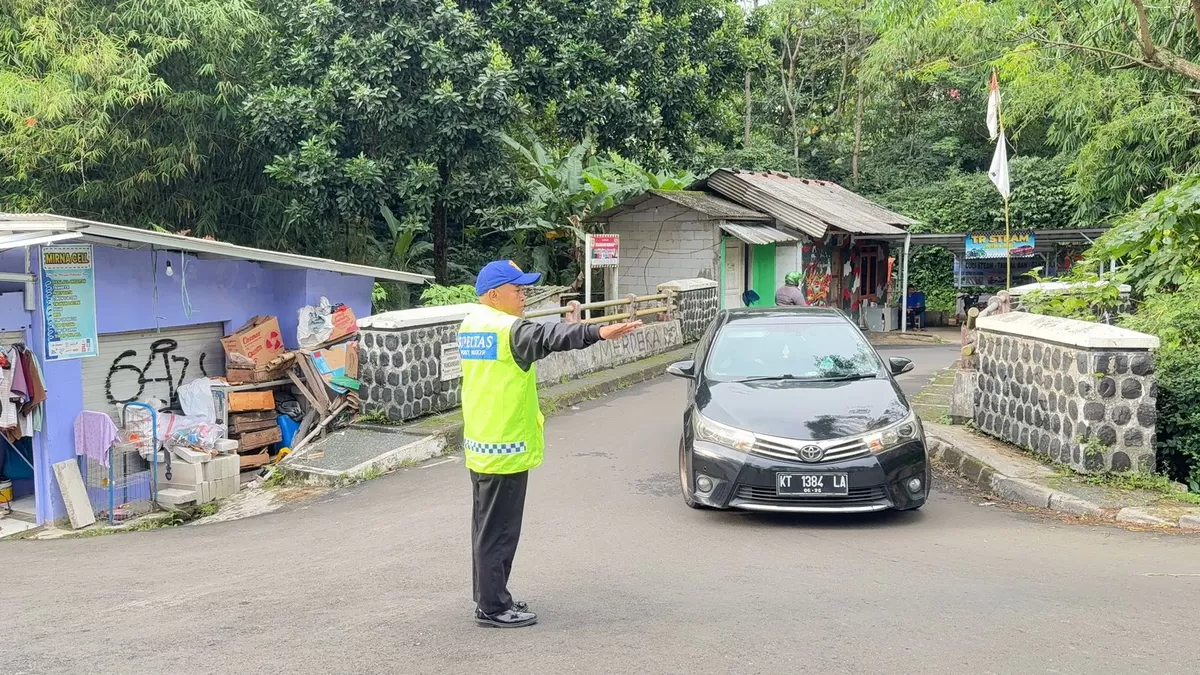 Long Weekend Agustusan, Supeltas Bantu Atur Arus Lalu Lintas di Jalur Puncak (Dims / jurnalmetropolitan.com)