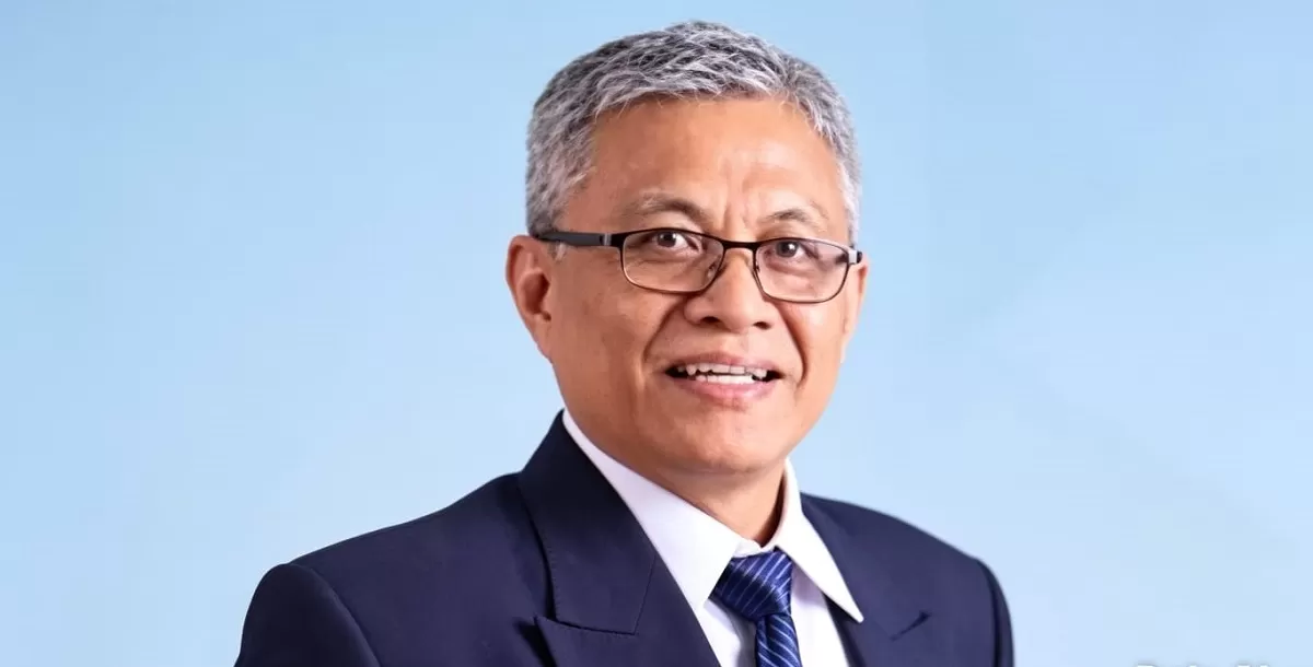 Target pertumbuhan ekonomi 7-8 persen membutuhkan perubahan strategi. Didik J Rachbini menilai ekspor, investasi, dan industri berbasis sumber daya nasional harus diperkuat. (Dok Kreasi Dola AI)