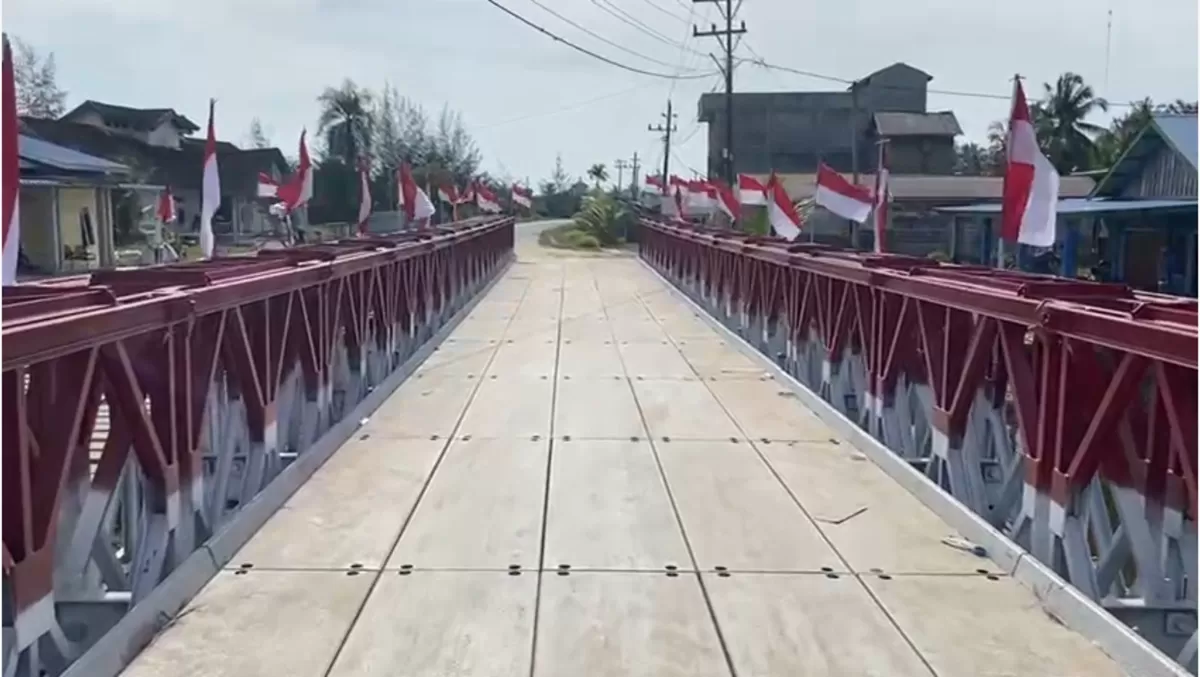 Pembangunan 18 unit Jembatan Bailey di Aceh telah rampung, kini aman dilalui kendaraan, mendukung kelancaran transportasi dan aktivitas masyarakat setempat.&rdquo;