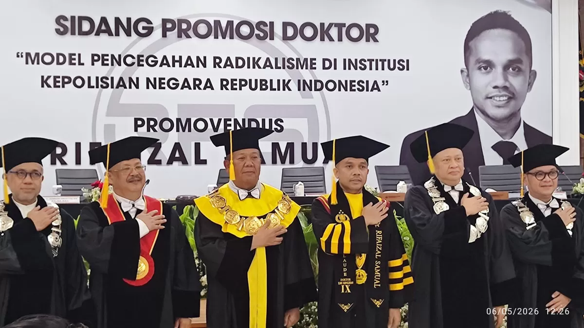 Samual Ridath Teliti Radikalisme di Polri, Rifaizal Samual Raih Gelar Doktor - Cakrawala
