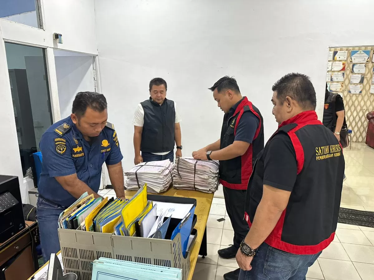 Kasus Bauksit PT Laman Mining: Kejati Kalbar Geledah KSOP Ketapang, Sita Sejumlah Dokumen (Kejati Kalbar)